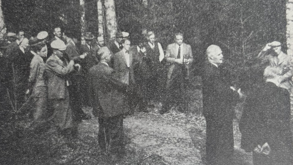 Ett 20-tal män möttes för att ta del av en skogsdag i